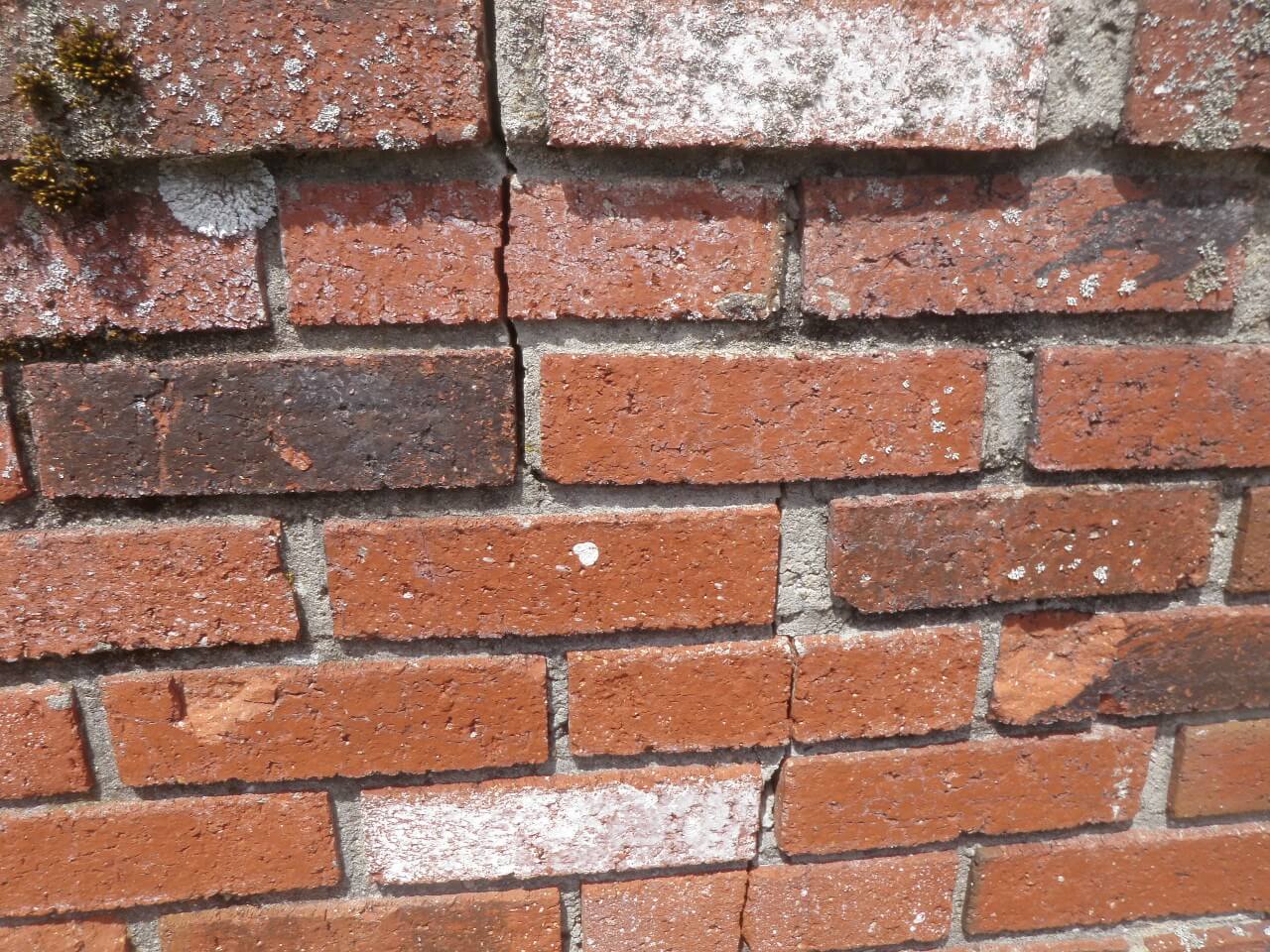 Close Up Issues of cracked brick